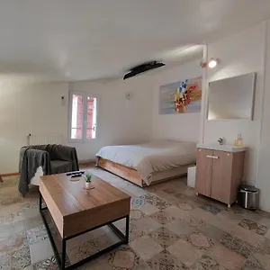Maison Avec Salle Cinéma, 3 Lits, 100m Du Théâtre Orange (Vaucluse)